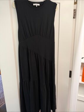 Like new Frame Denim Black Crewneck midi dress